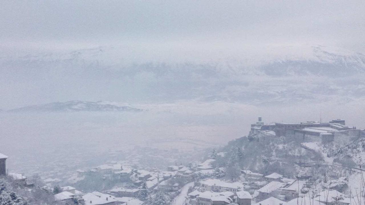 فندق Braja House Gjirokastër المظهر الخارجي الصورة