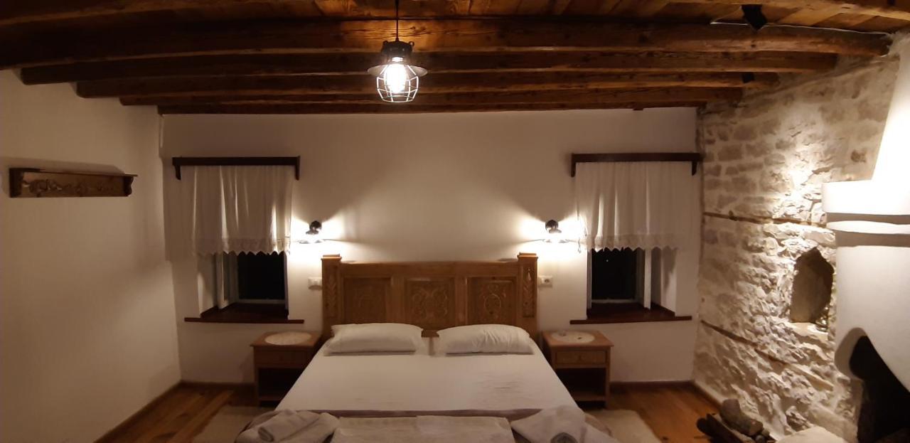 فندق Braja House Gjirokastër المظهر الخارجي الصورة